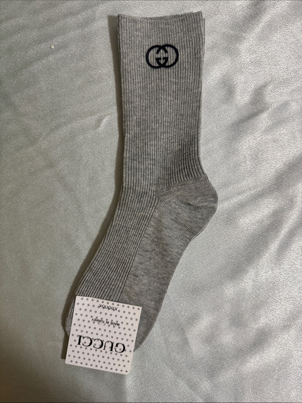 New! Gucci Light Gray Ribbed Crew Socks with Black Logo - Picture 2 of 2